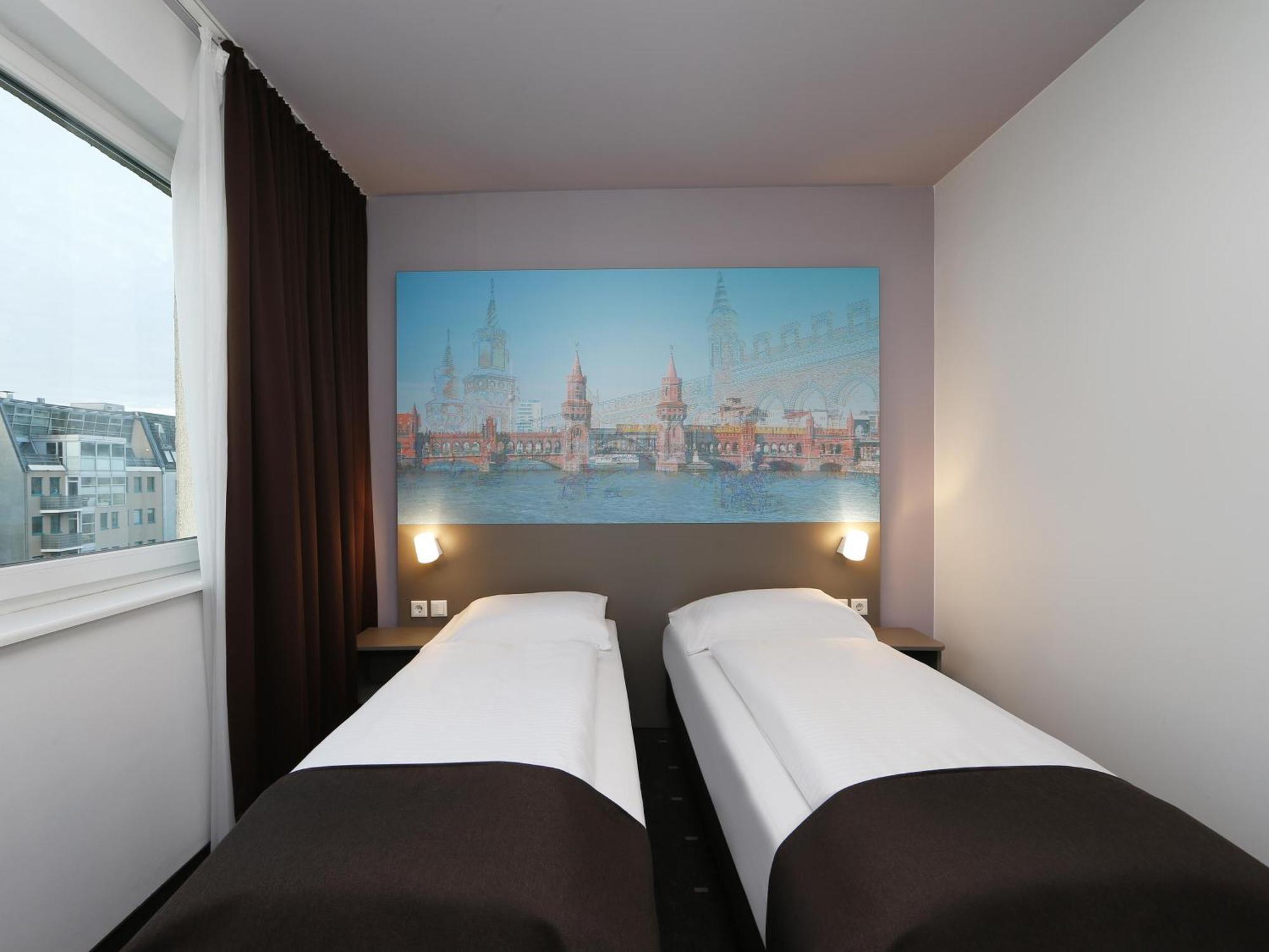 B&B Hotel Berlin City-Ost Екстер'єр фото