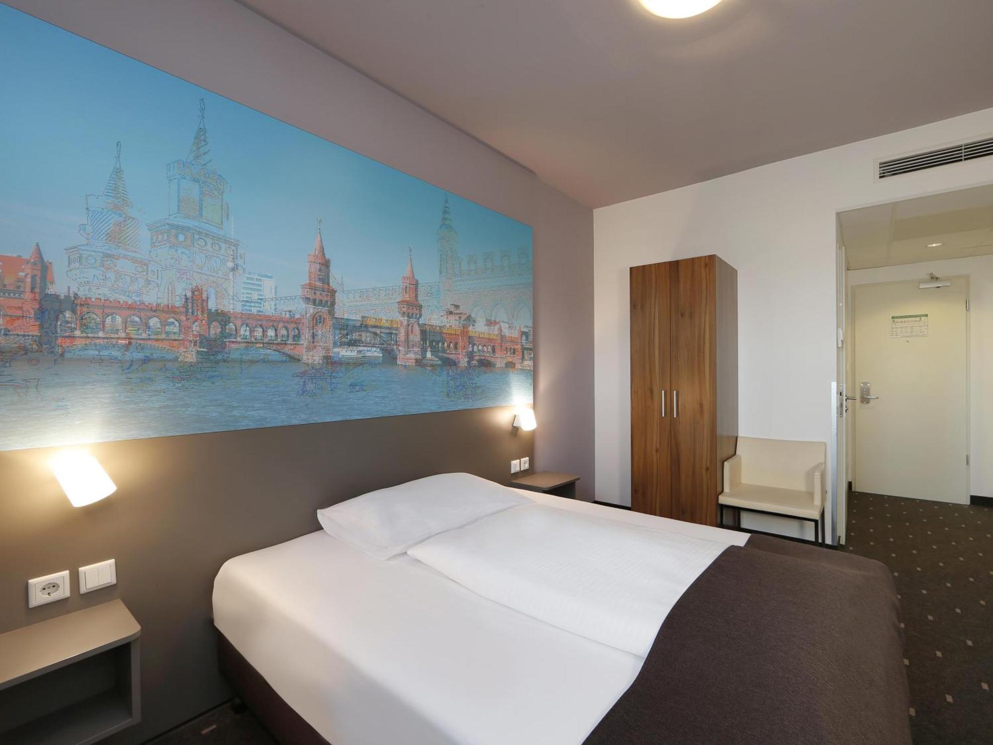 B&B Hotel Berlin City-Ost Екстер'єр фото