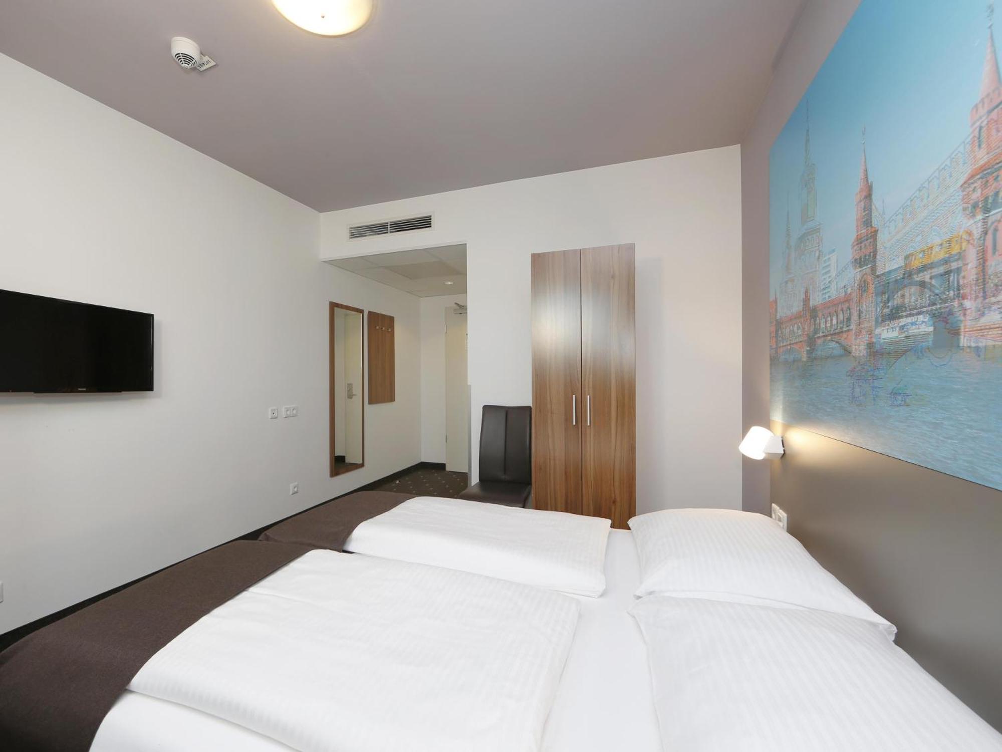 B&B Hotel Berlin City-Ost Екстер'єр фото