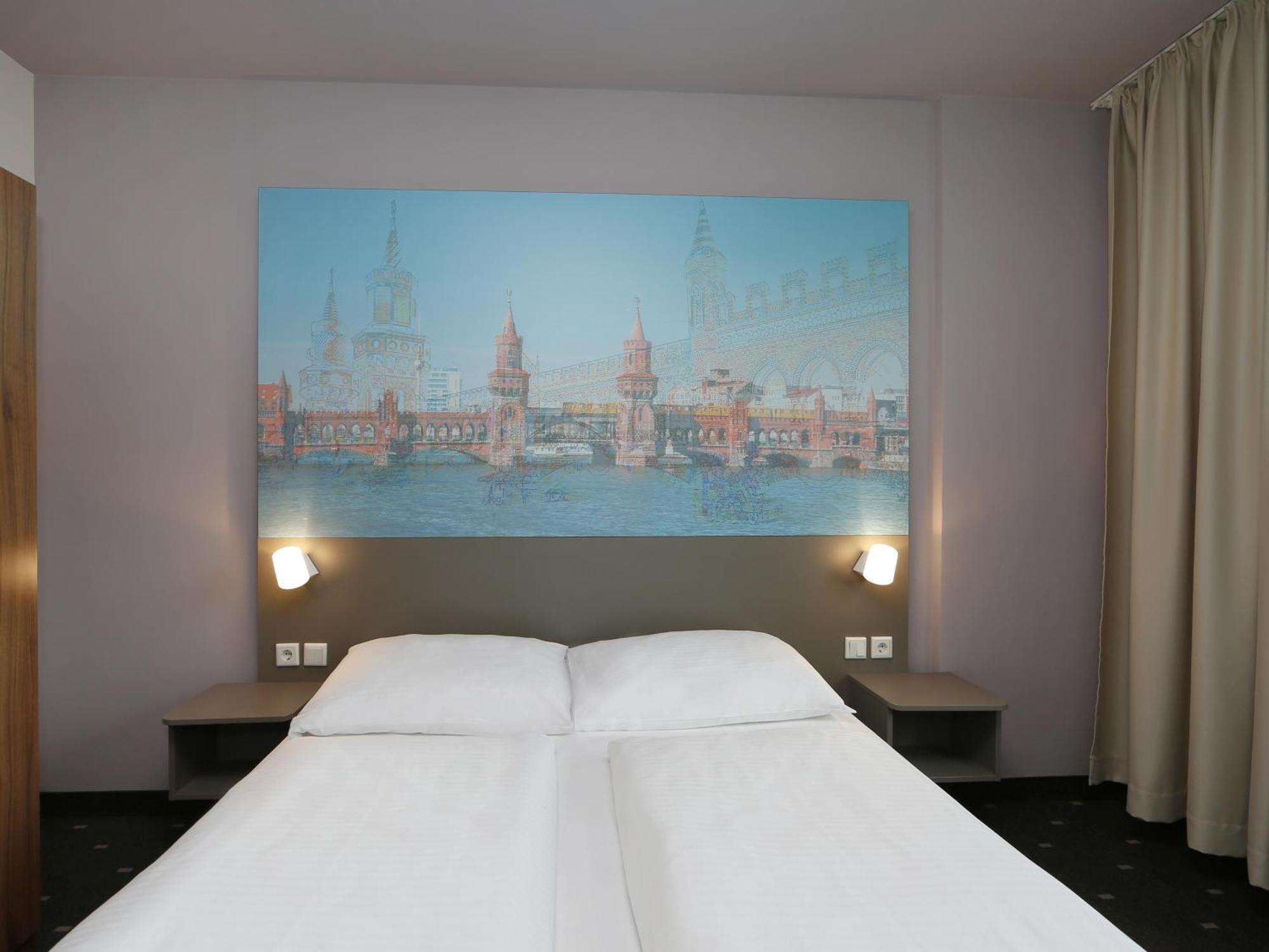 B&B Hotel Berlin City-Ost Екстер'єр фото