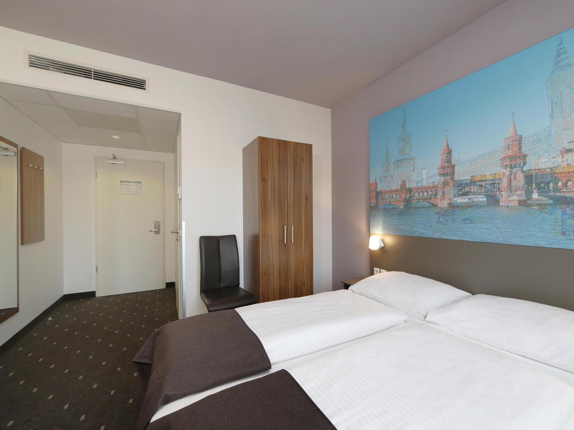 B&B Hotel Berlin City-Ost Екстер'єр фото